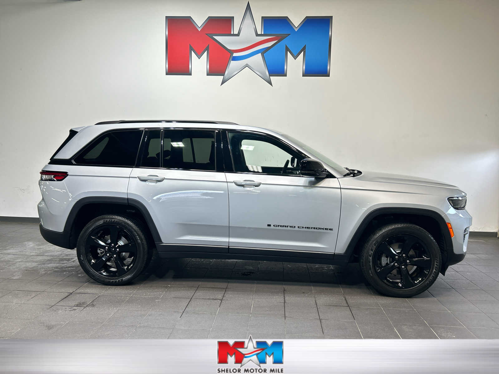 2023 Jeep Grand Cherokee Altitude X 4x4's photo