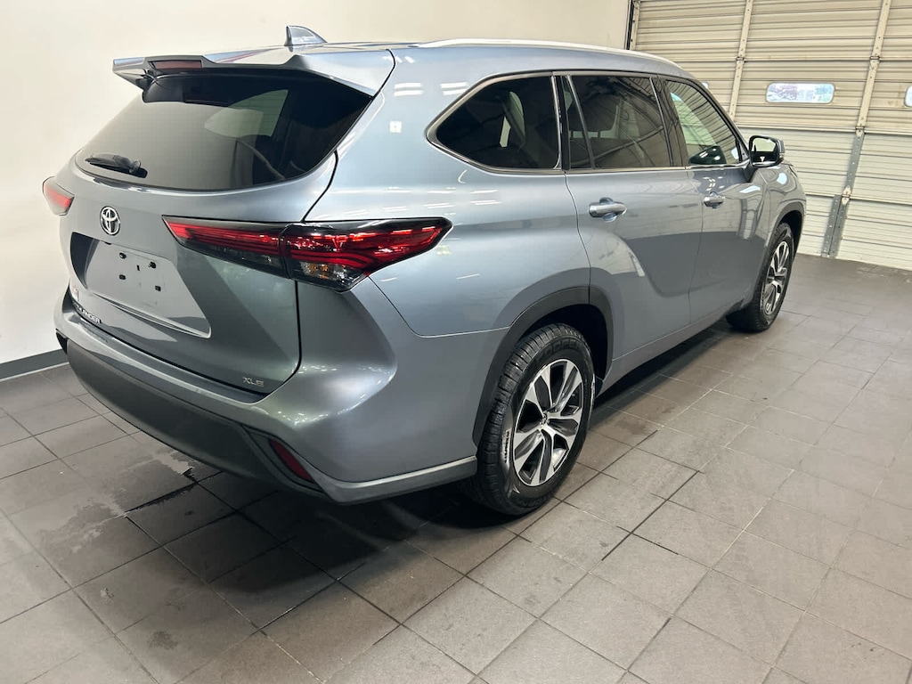 Used 2022 Toyota Highlander XLE SUV