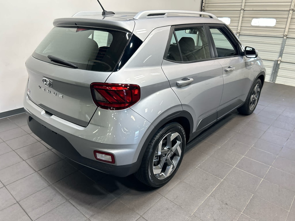 Used 2025 Hyundai Venue SEL SUV