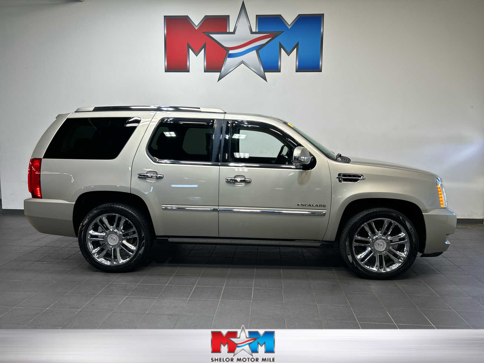 2013 Cadillac Escalade Platinum Edition