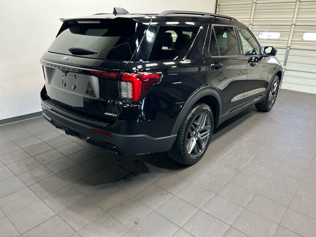 Used 2025 Ford Explorer ST-Line SUV