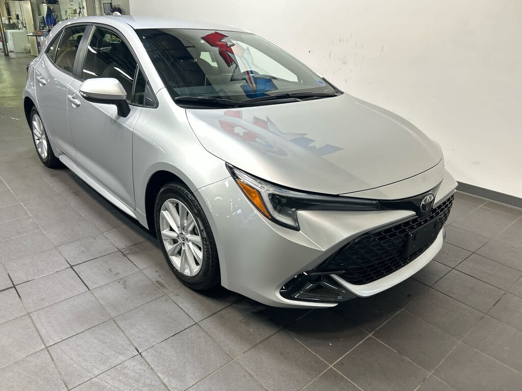 Used 2025 Toyota Corolla Hatchback SE Hatchback