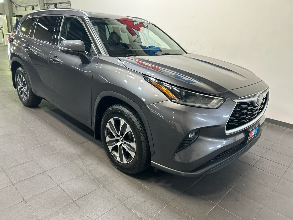 Used 2021 Toyota Highlander XLE SUV