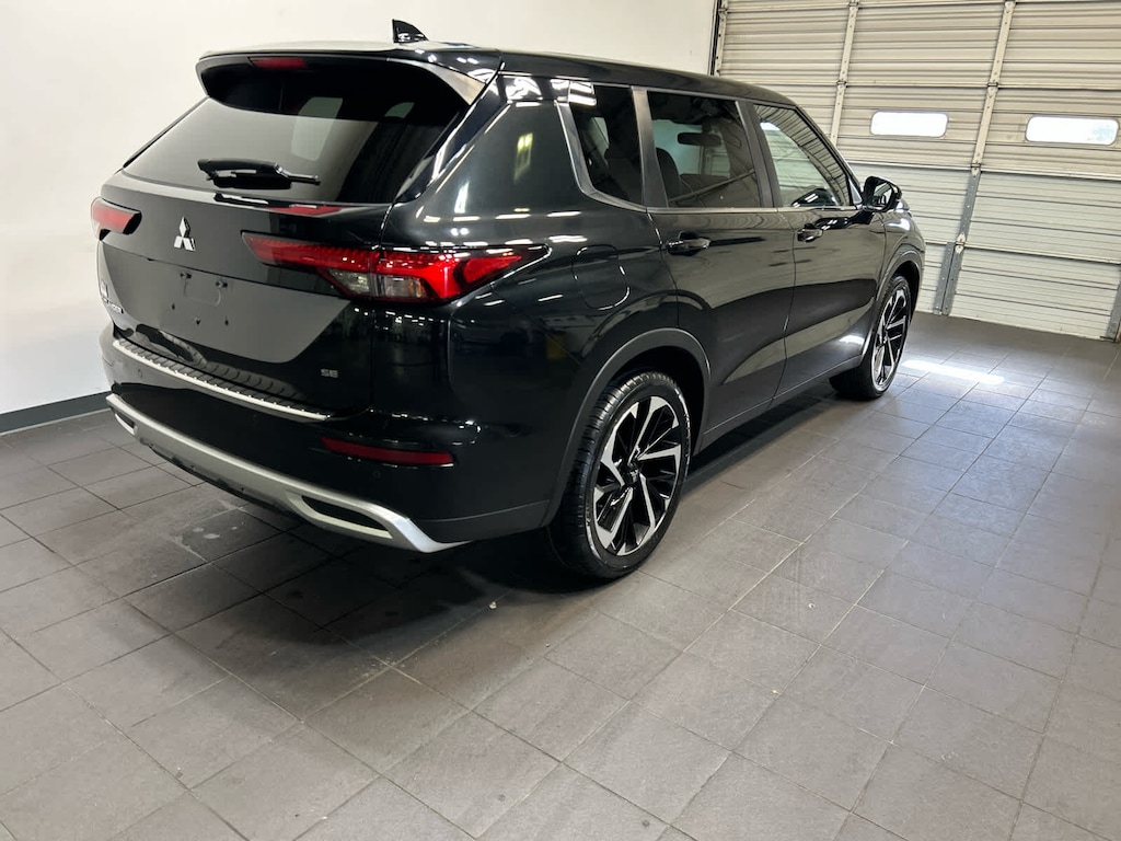 Used 2022 Mitsubishi Outlander SE CUV