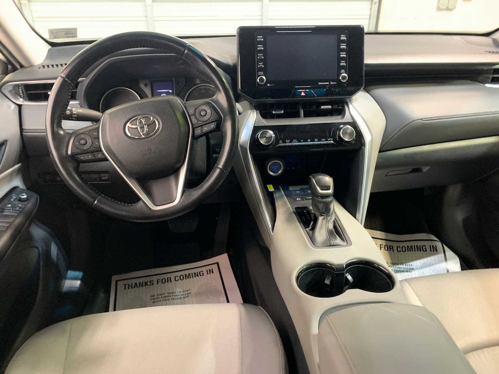 Used 2022 Toyota Venza LE SUV