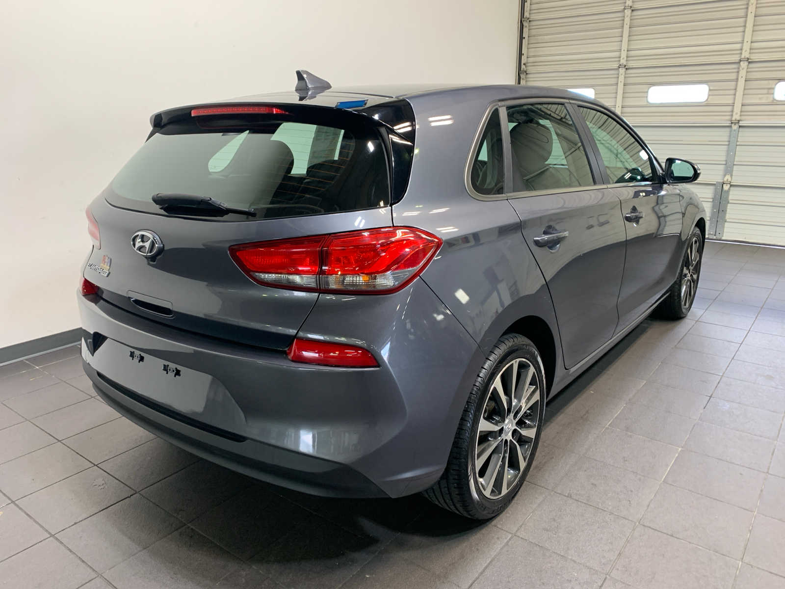 2018 Hyundai Elantra GT Base photo 3