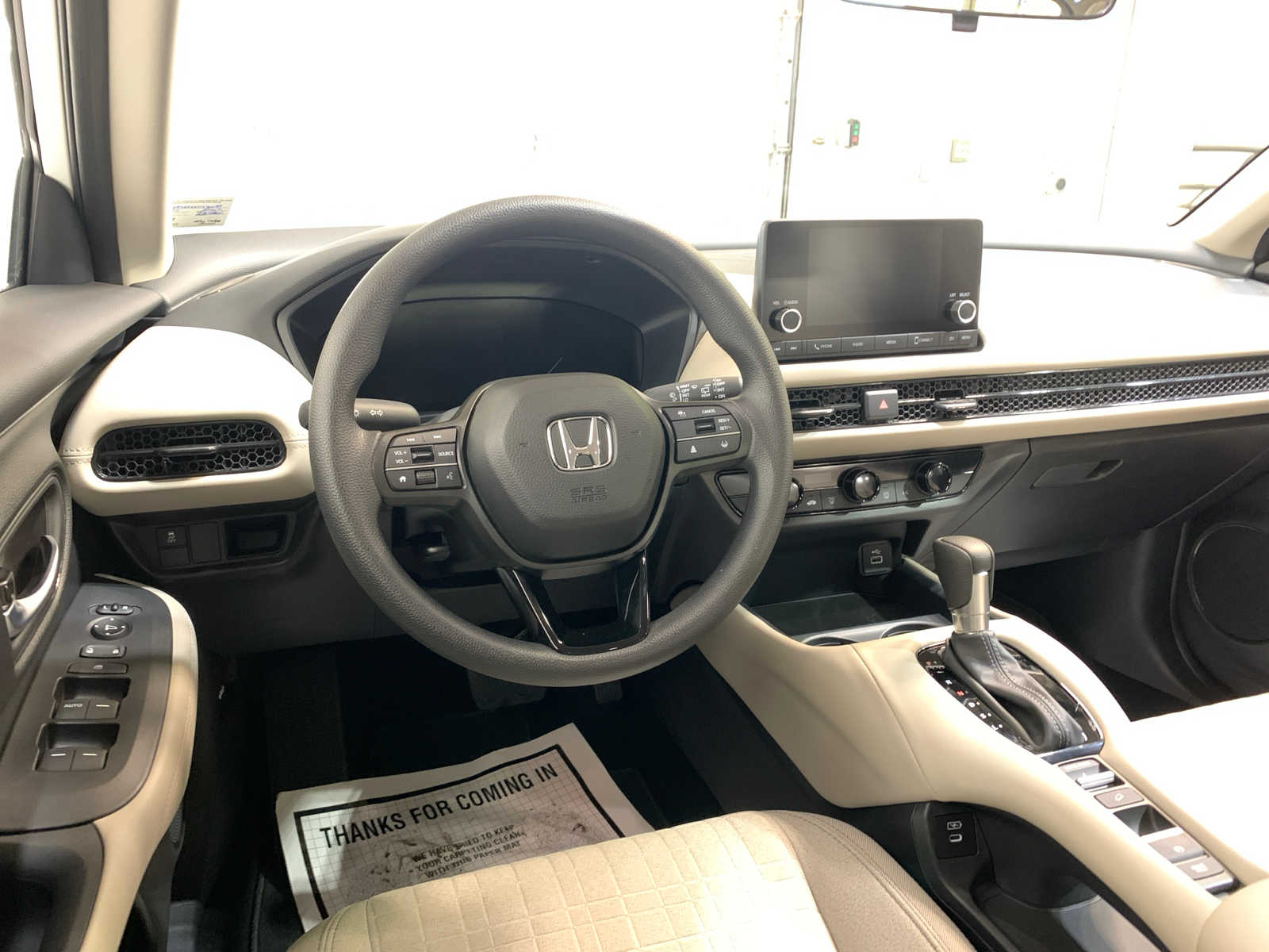 2025 Honda HR-V LX photo 4