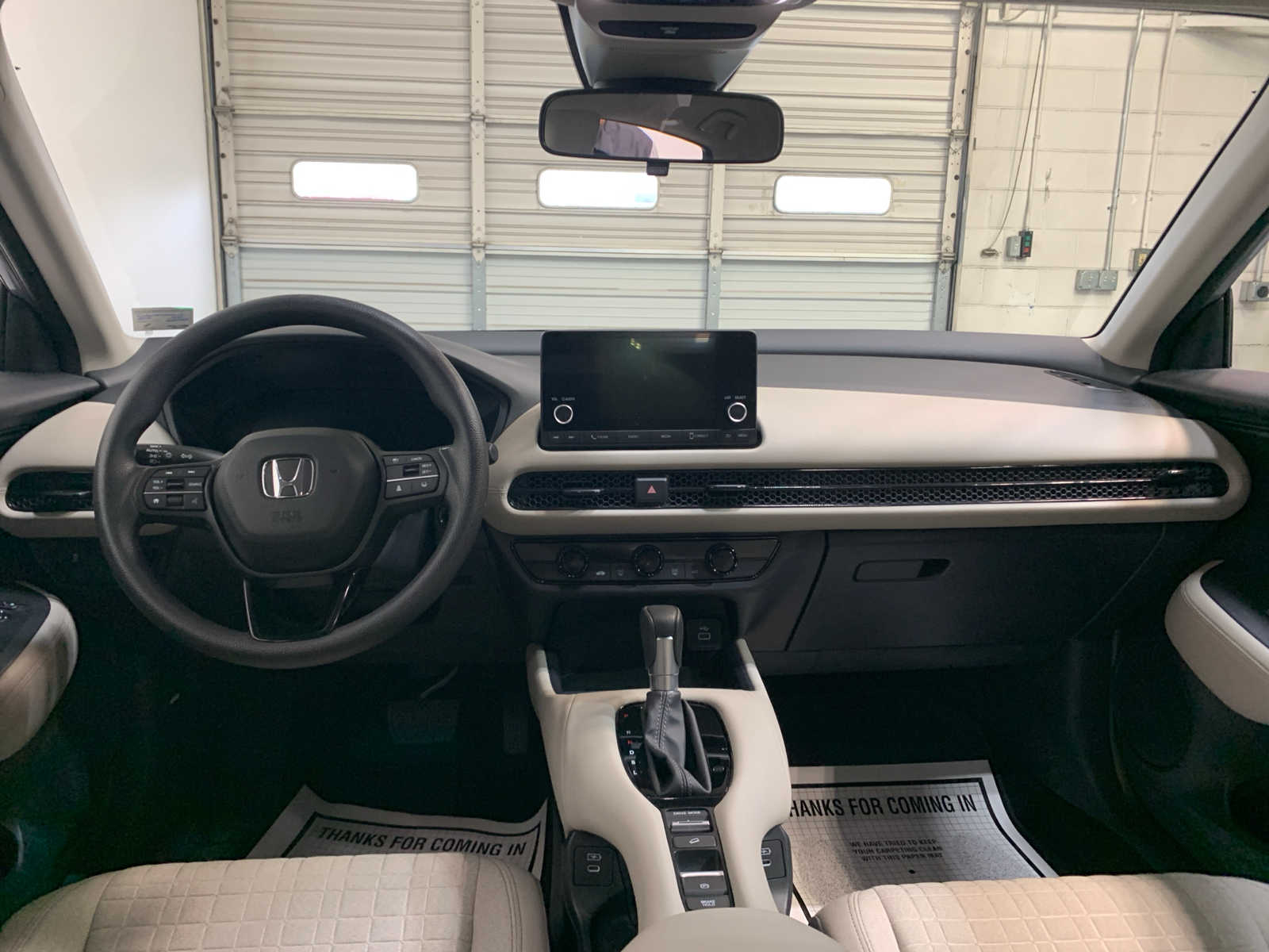 2025 Honda HR-V LX photo 4