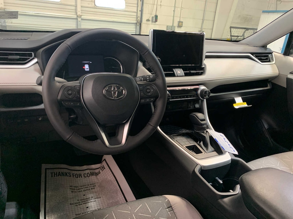 New 2025 Toyota RAV4 XLE SUV
