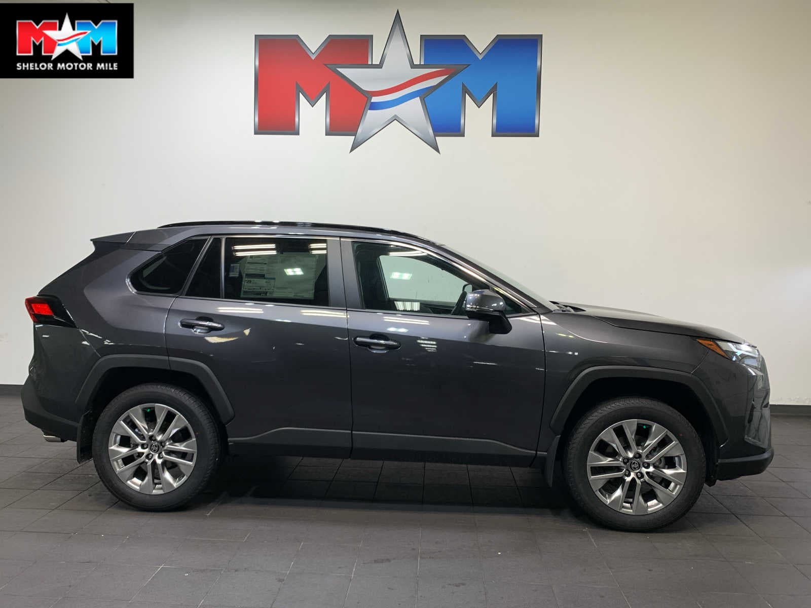 2025 Toyota RAV4 XLE Premium's photo