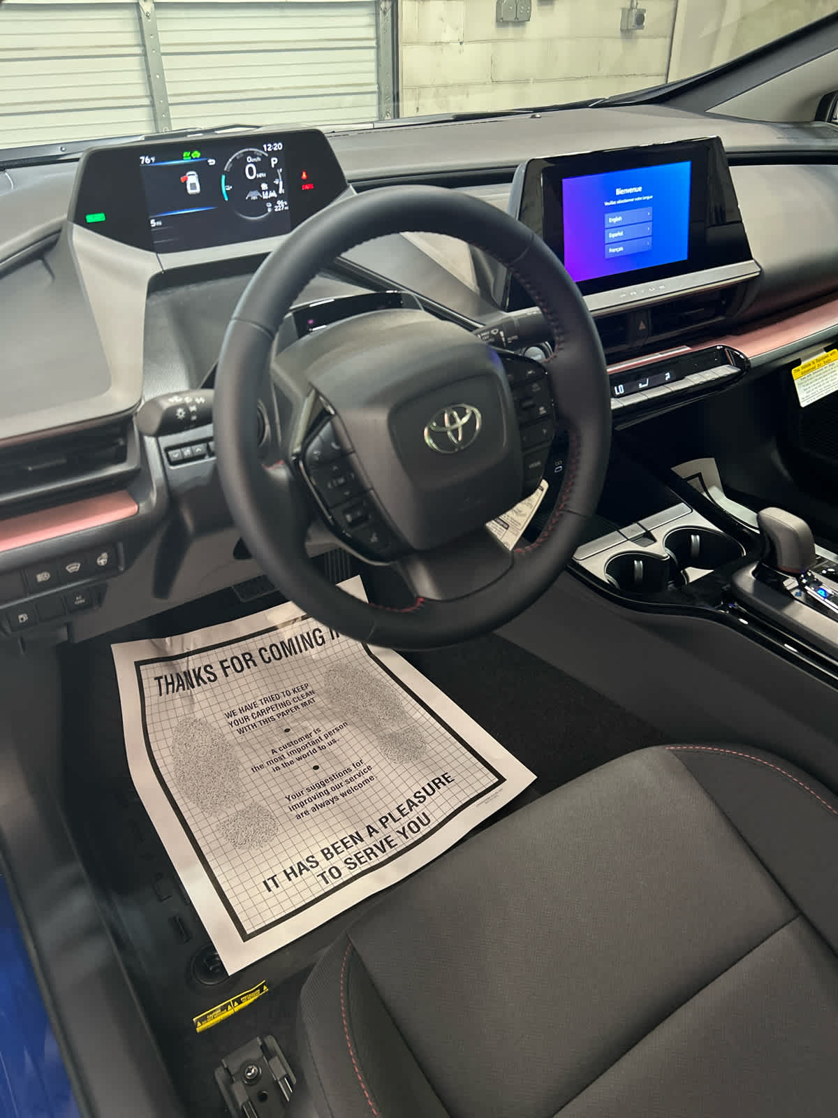 2026 Toyota Prius Plug-in Hybrid SE - Photo 9