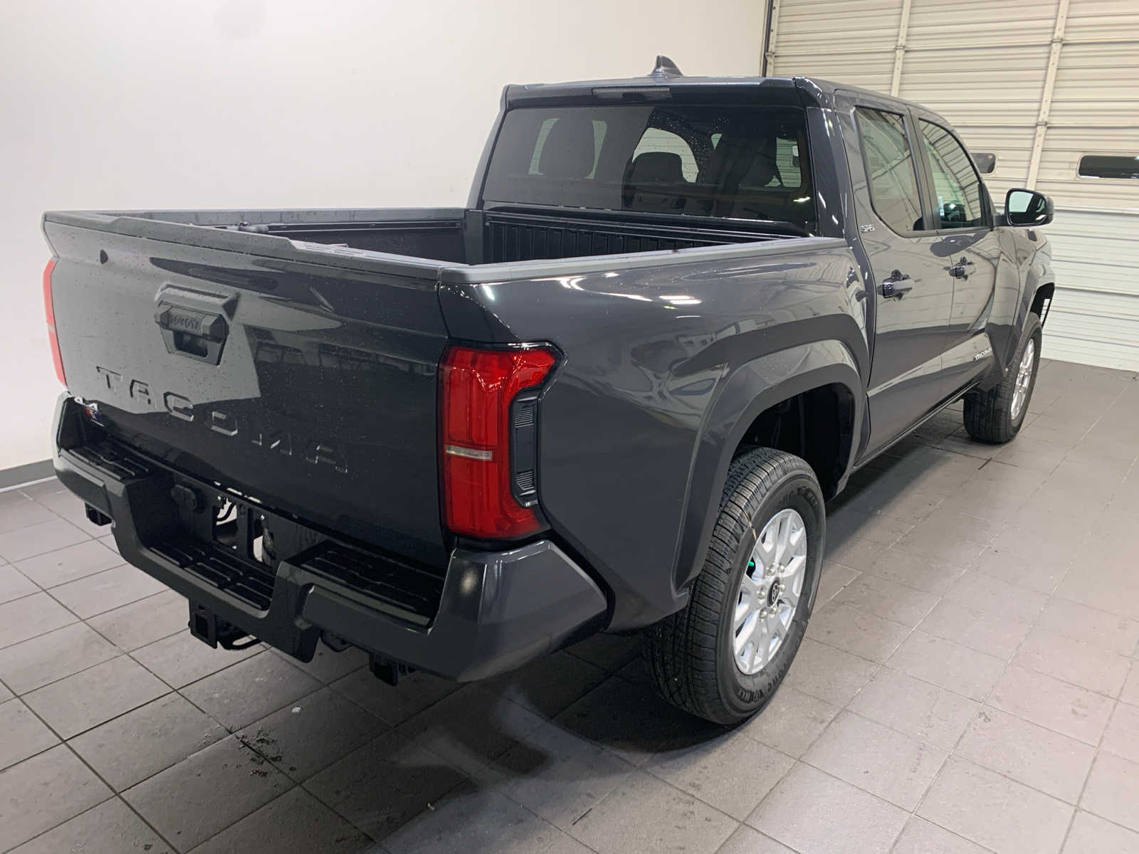2025 Toyota Tacoma SR5 photo 3