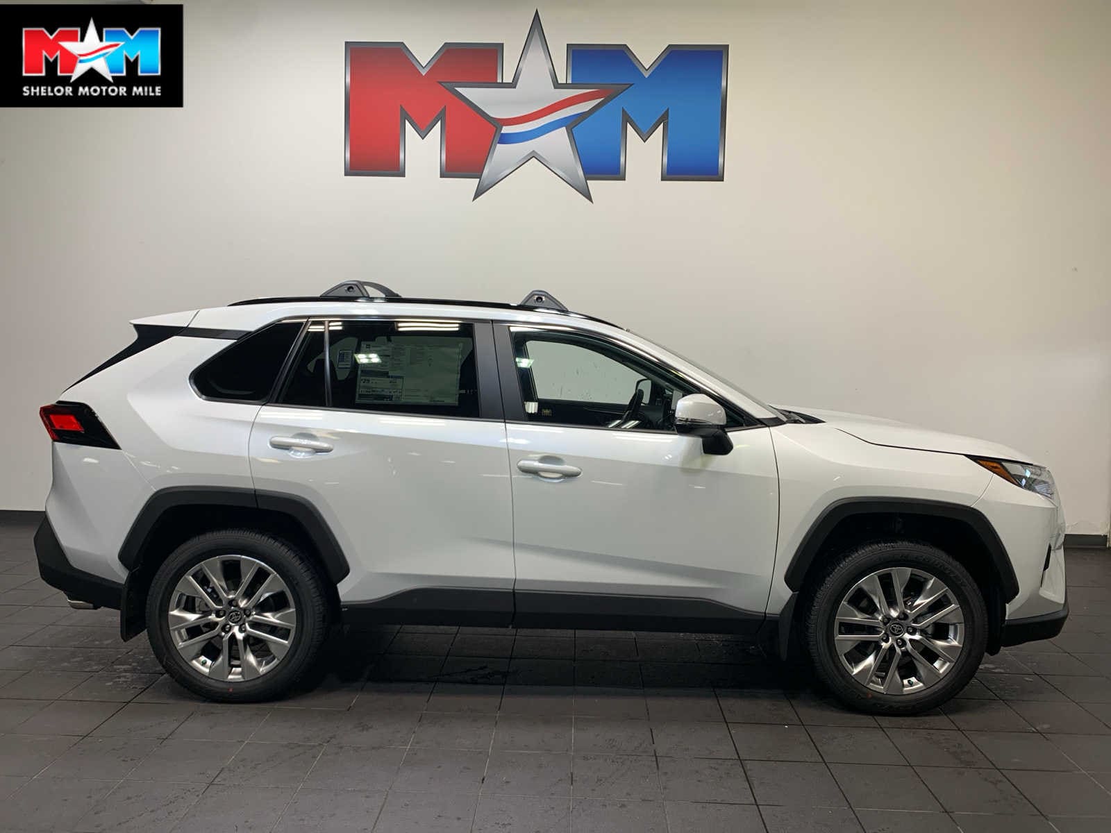 2025 Toyota RAV4 XLE Premium's photo