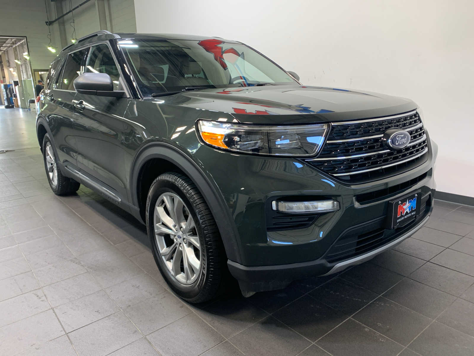 2023 Ford Explorer XLT photo 2