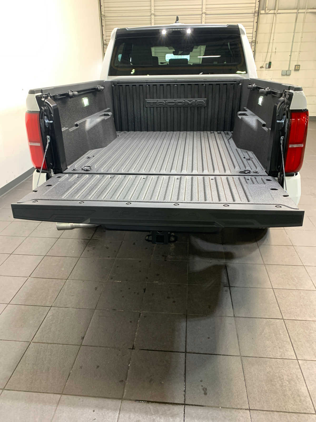 2026 Toyota Tacoma SR5 - Photo 10