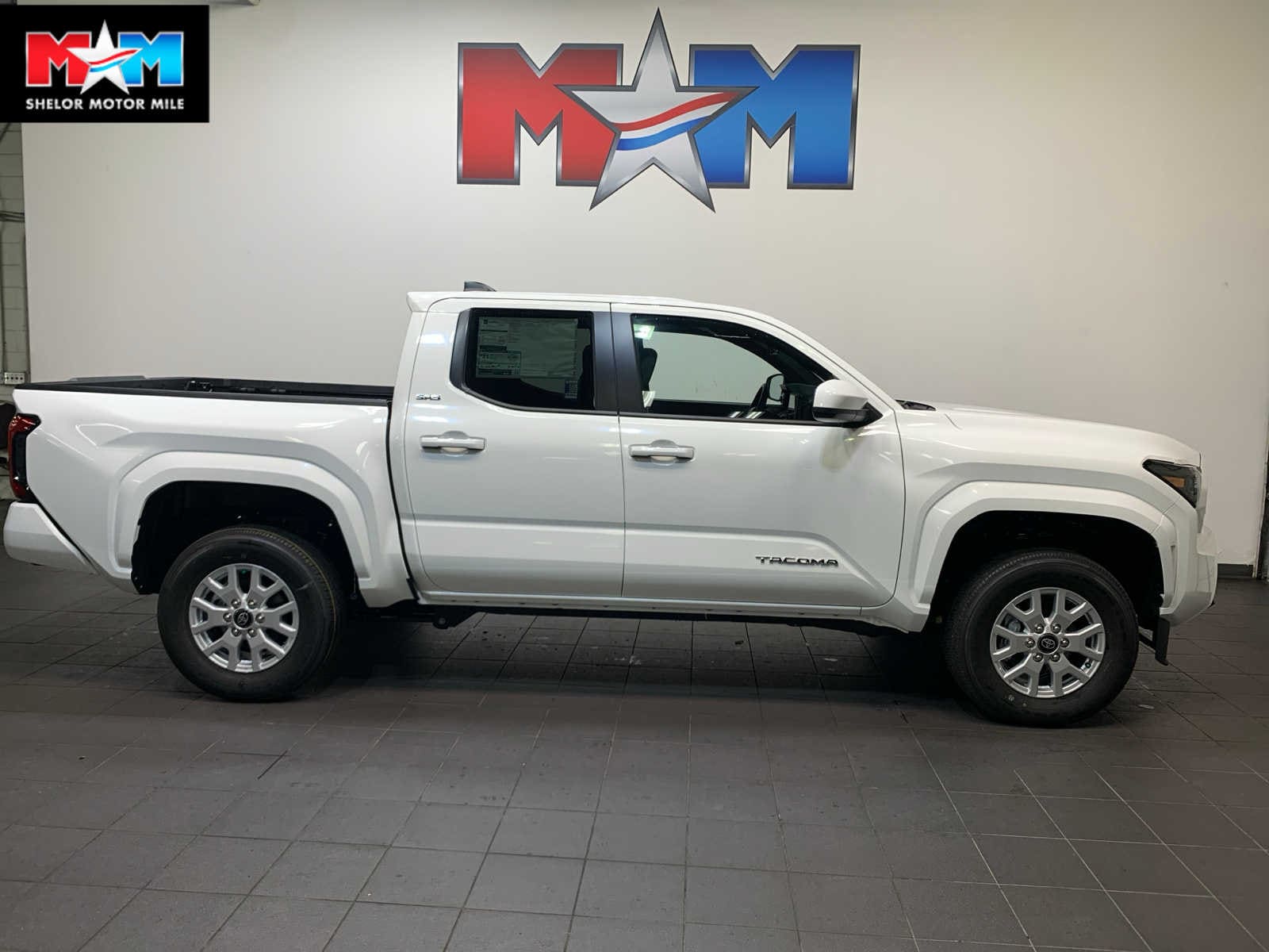 2026 Toyota Tacoma SR5's photo