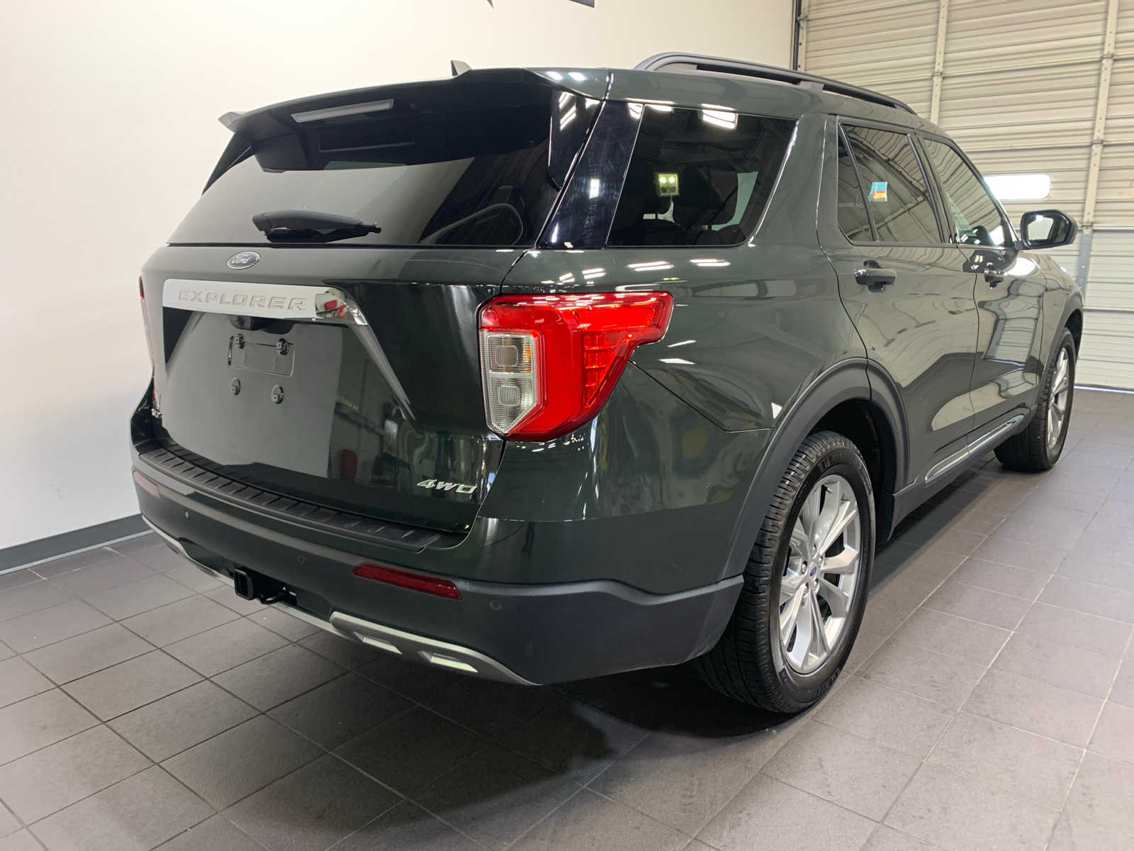 2023 Ford Explorer XLT photo 3