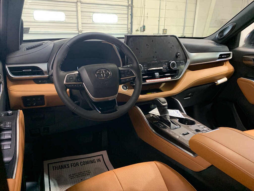 New 2026 Toyota Highlander Hybrid Platinum SUV