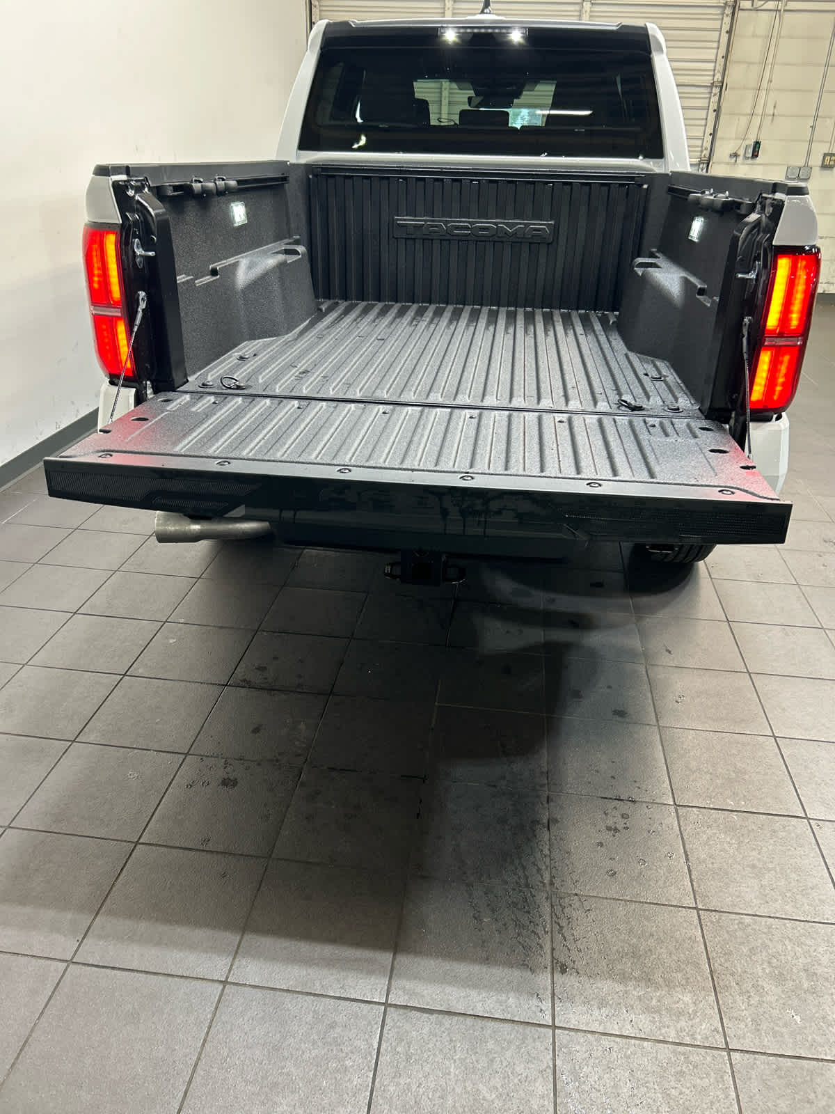 2026 Toyota Tacoma SR5 - Photo 10