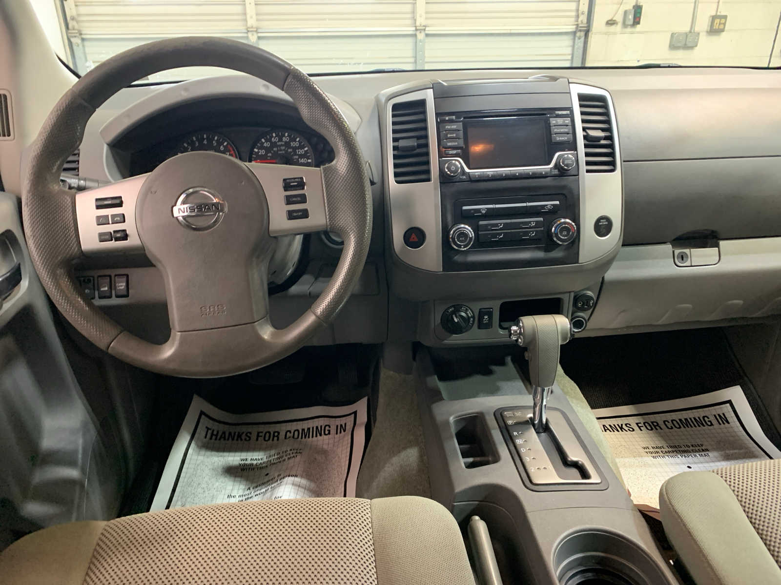 2017 Nissan Frontier SV Crew Cab photo 3