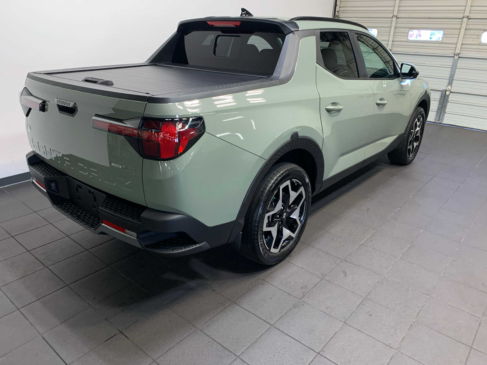 2024 Hyundai Santa Cruz Limited photo 3