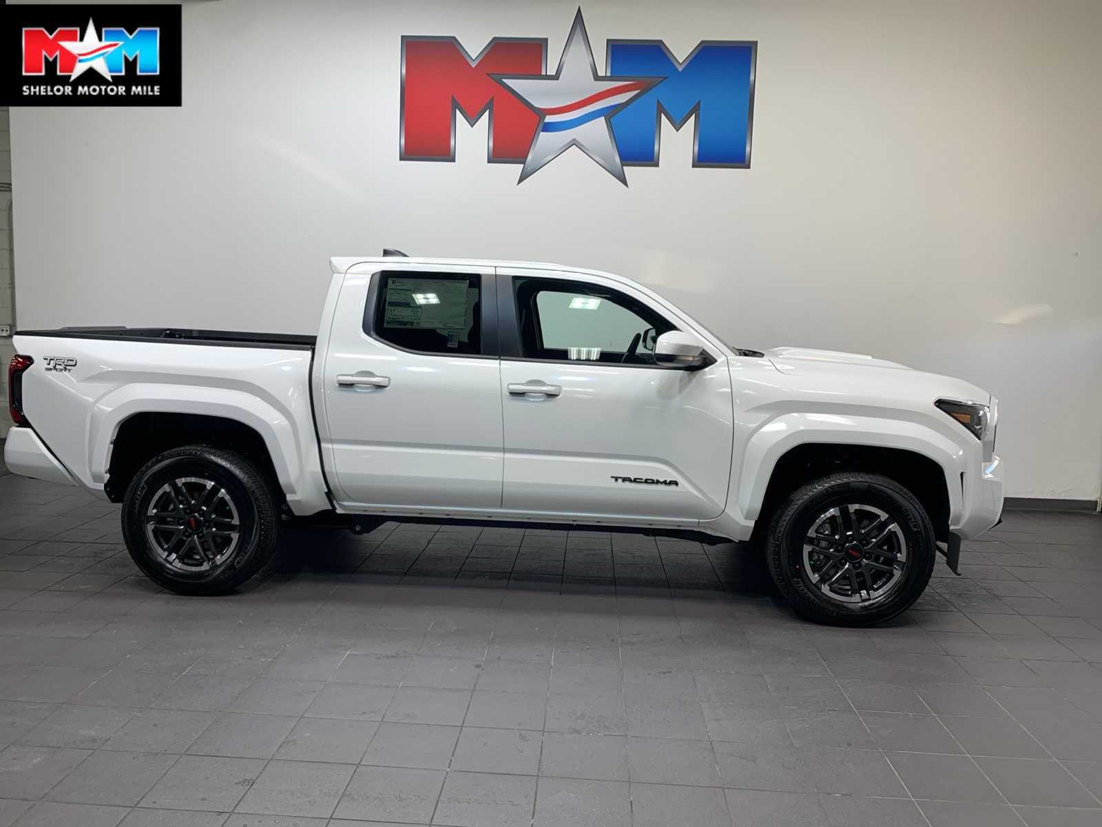 2026 Toyota Tacoma TRD Sport's photo