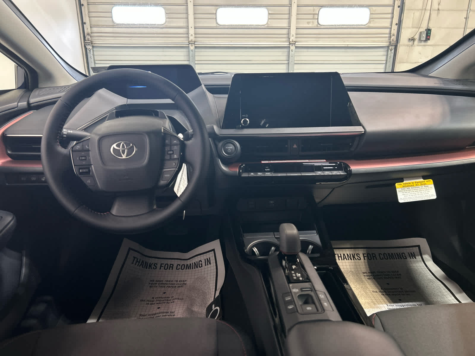 2026 Toyota Prius Plug-in Hybrid SE - Photo 4