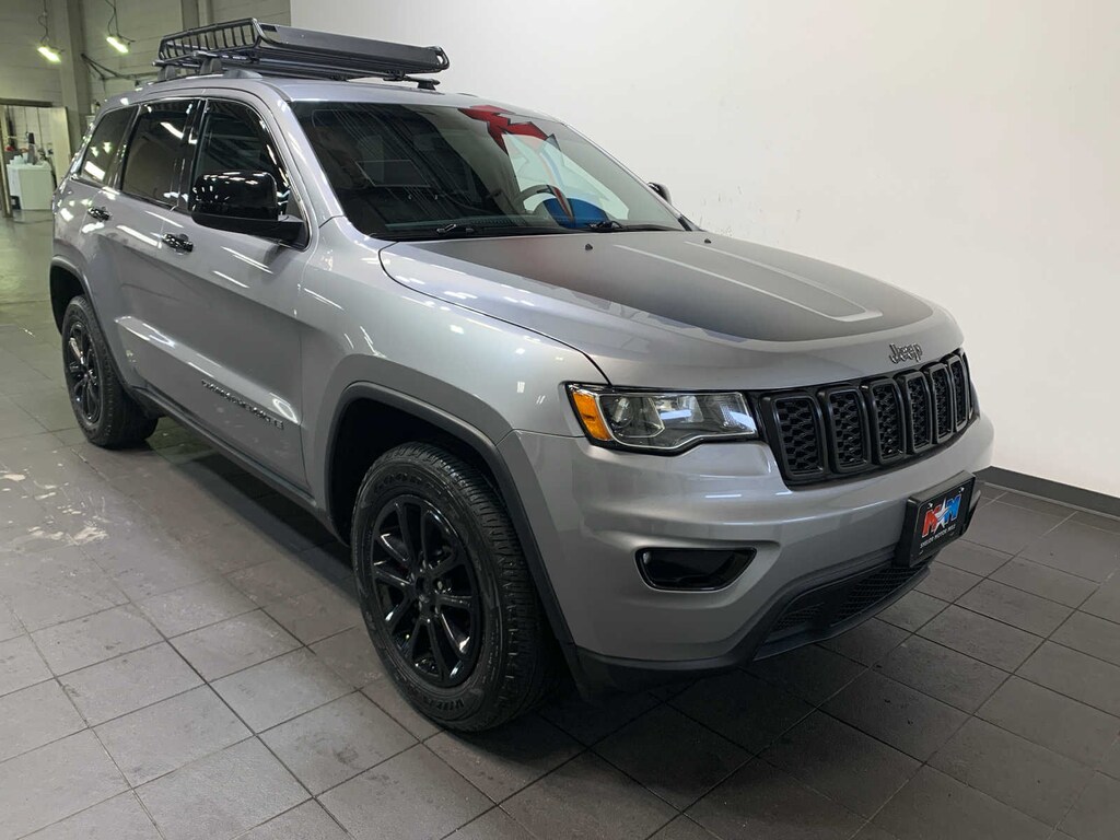 Used 2021 Jeep Grand Cherokee Laredo SUV