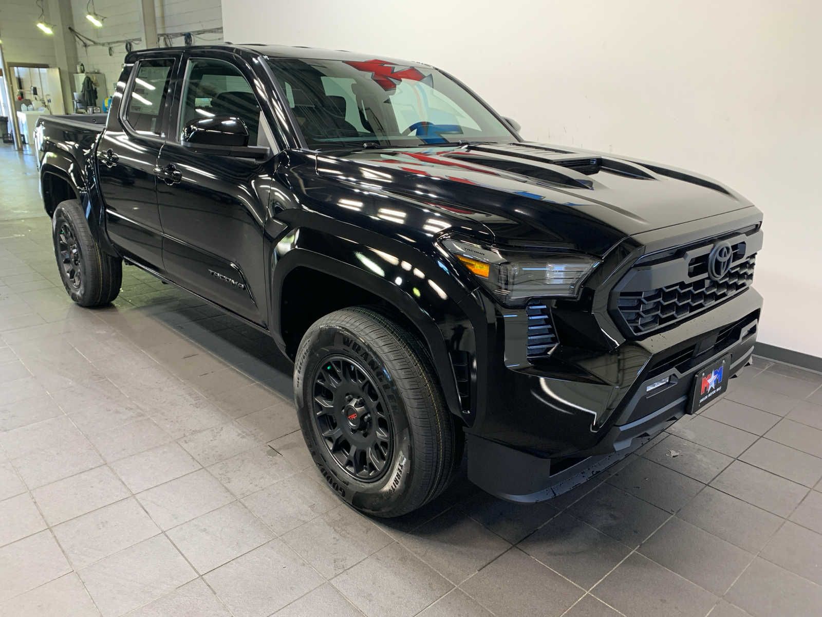 2025 Toyota Tacoma TRD Sport photo 2