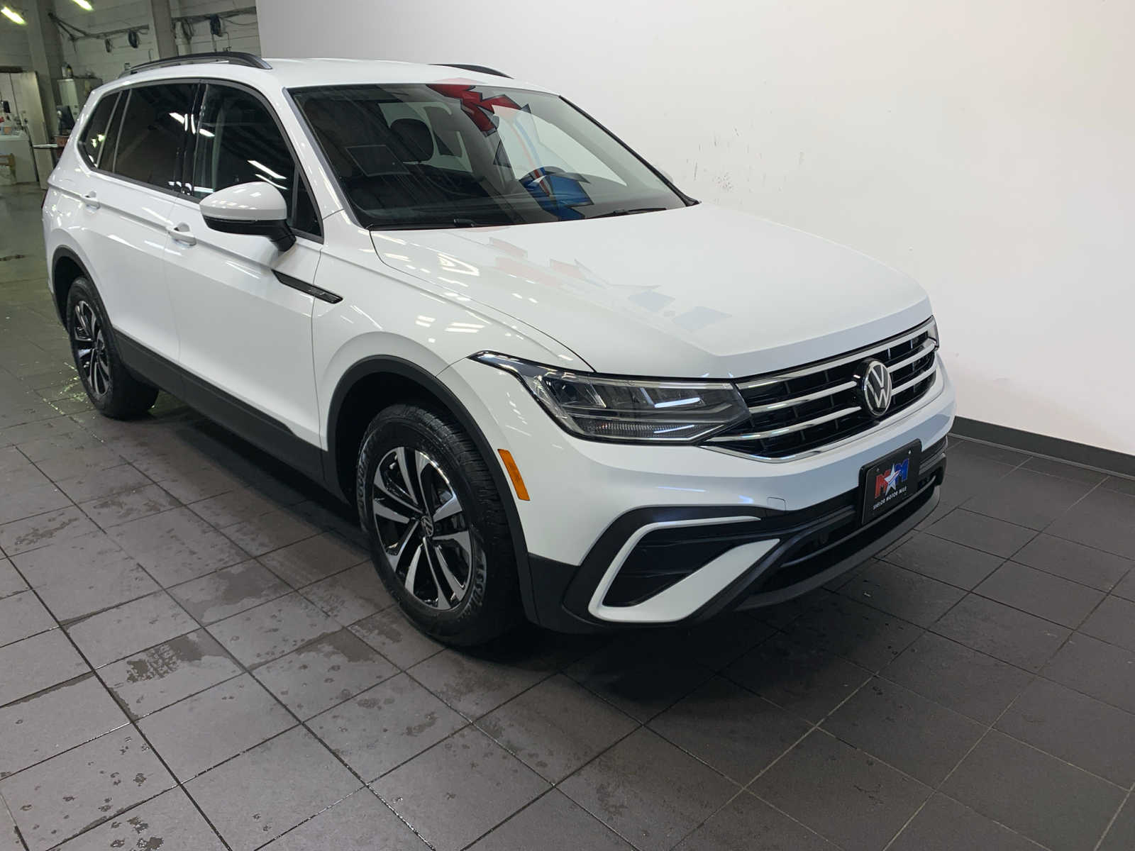 2024 Volkswagen Tiguan S photo 2