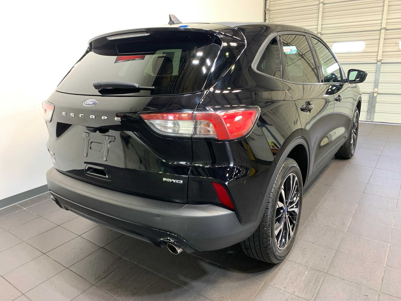 2022 Ford Escape SE photo 2