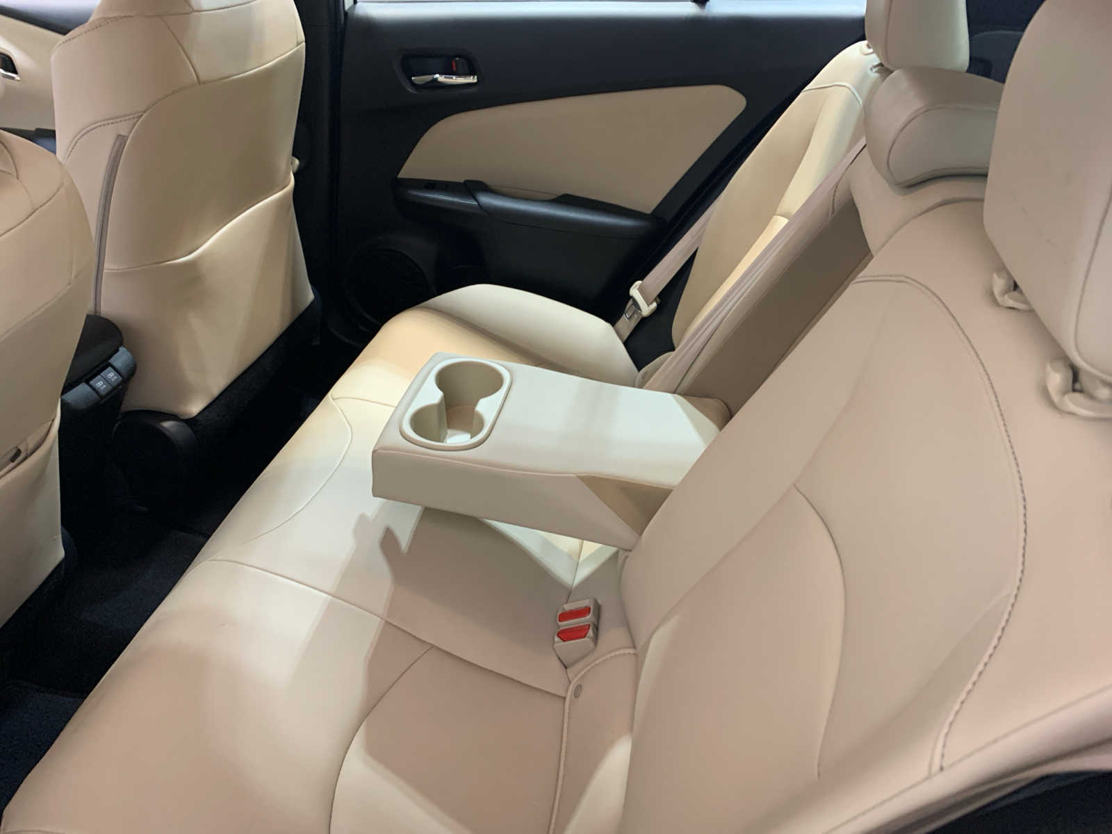 2020 Toyota Prius XLE photo 4