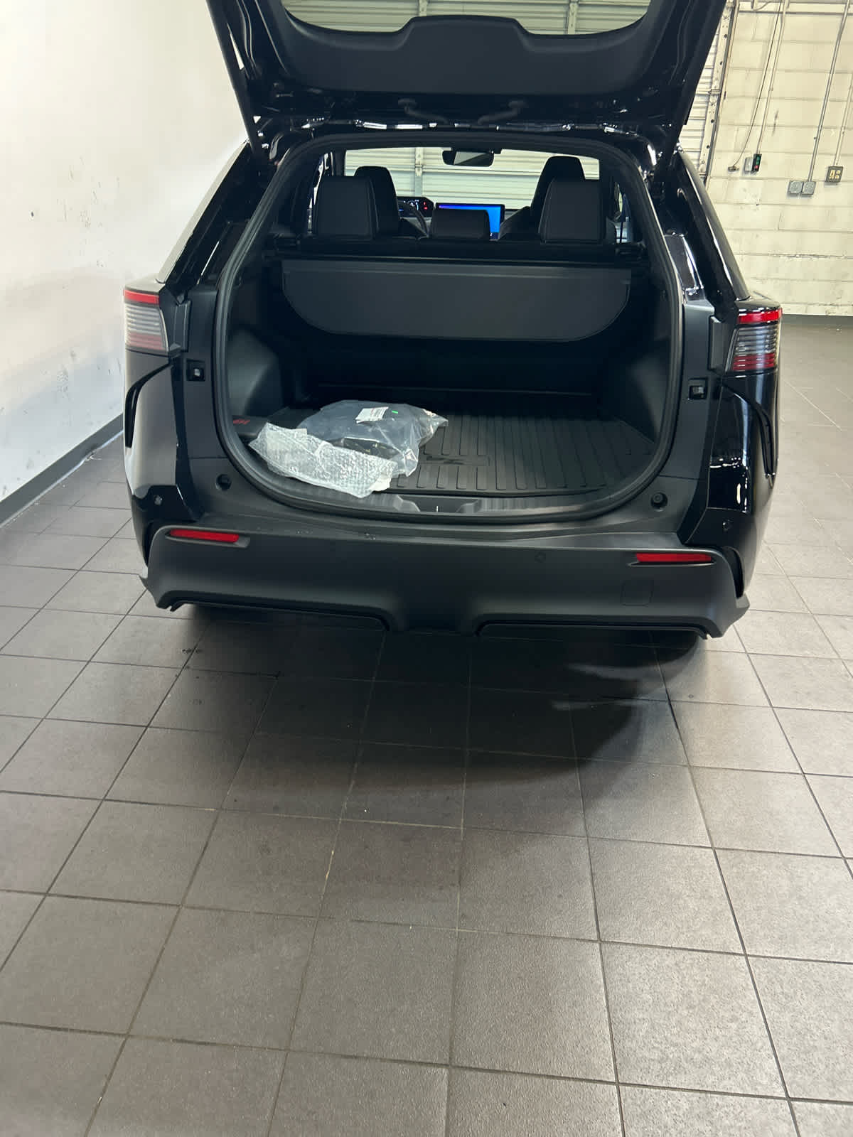 2026 Toyota bZ XLE - Photo 10
