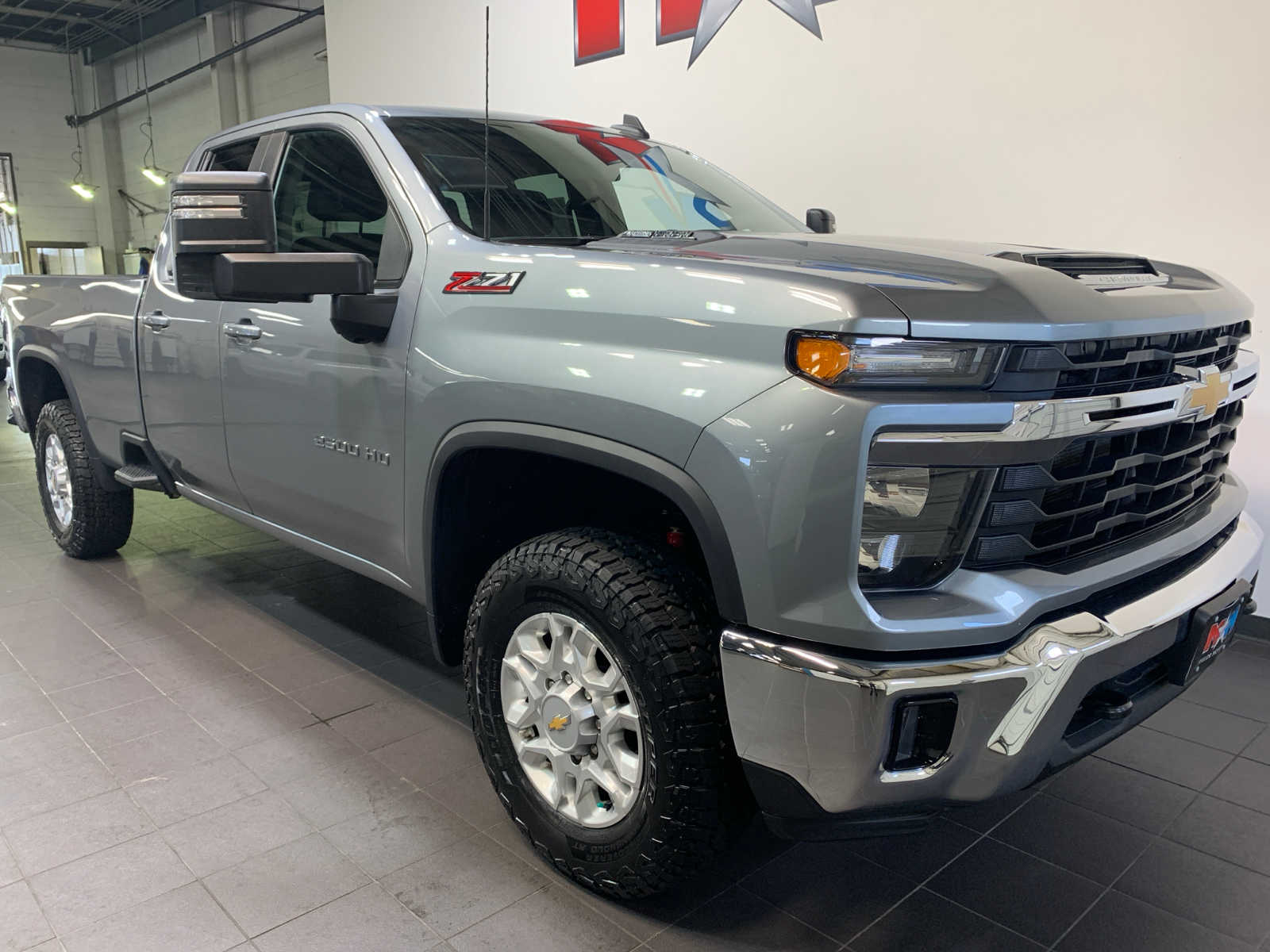 2024 Chevrolet Silverado 2500HD LT photo 2