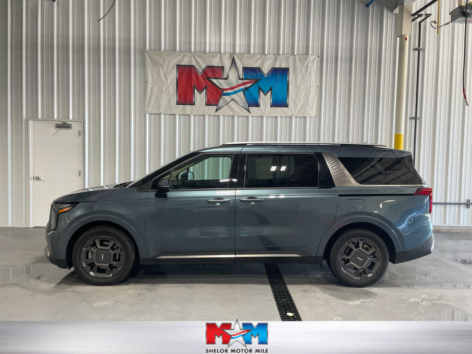 2025 Kia Carnival SX