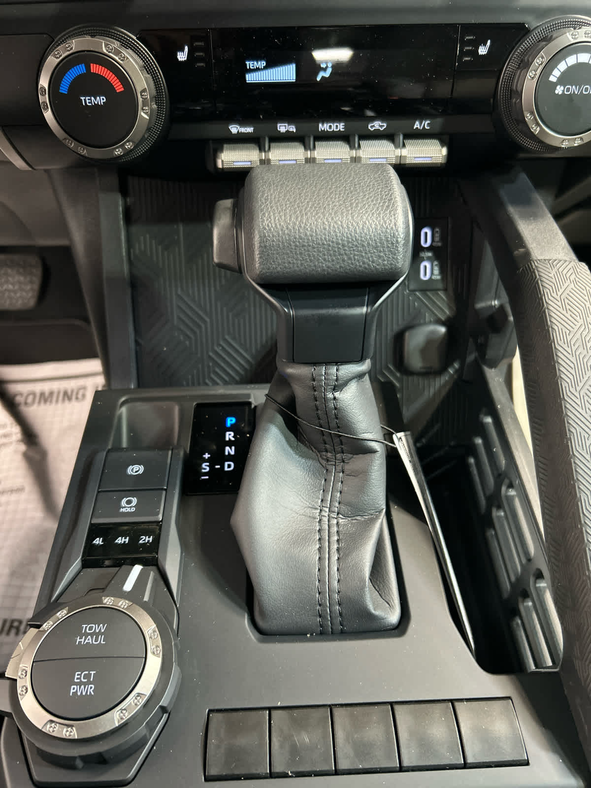 2026 Toyota Tacoma SR5 - Photo 7