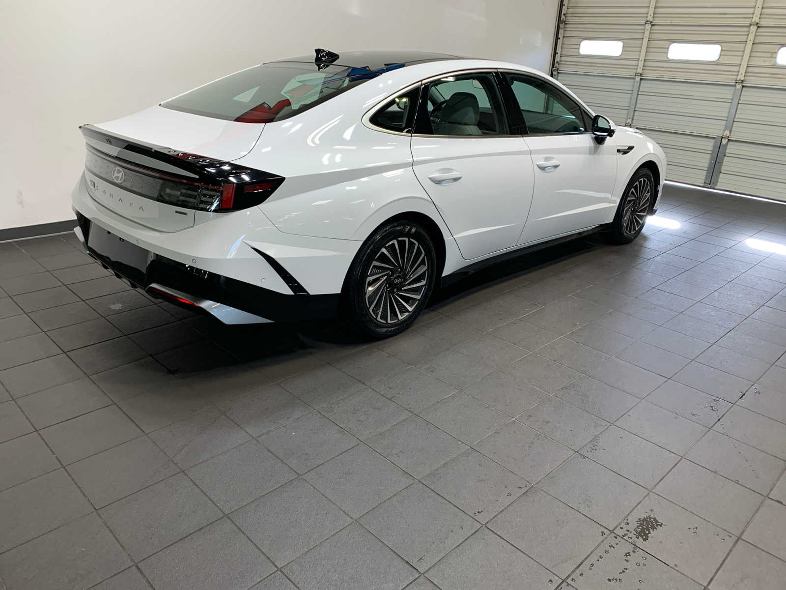2024 Hyundai Sonata Hybrid Limited photo 3