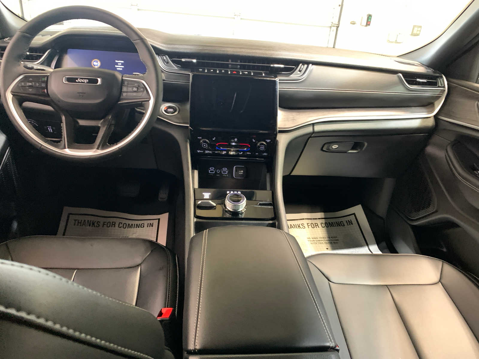 2025 Jeep Grand Cherokee Limited photo 4