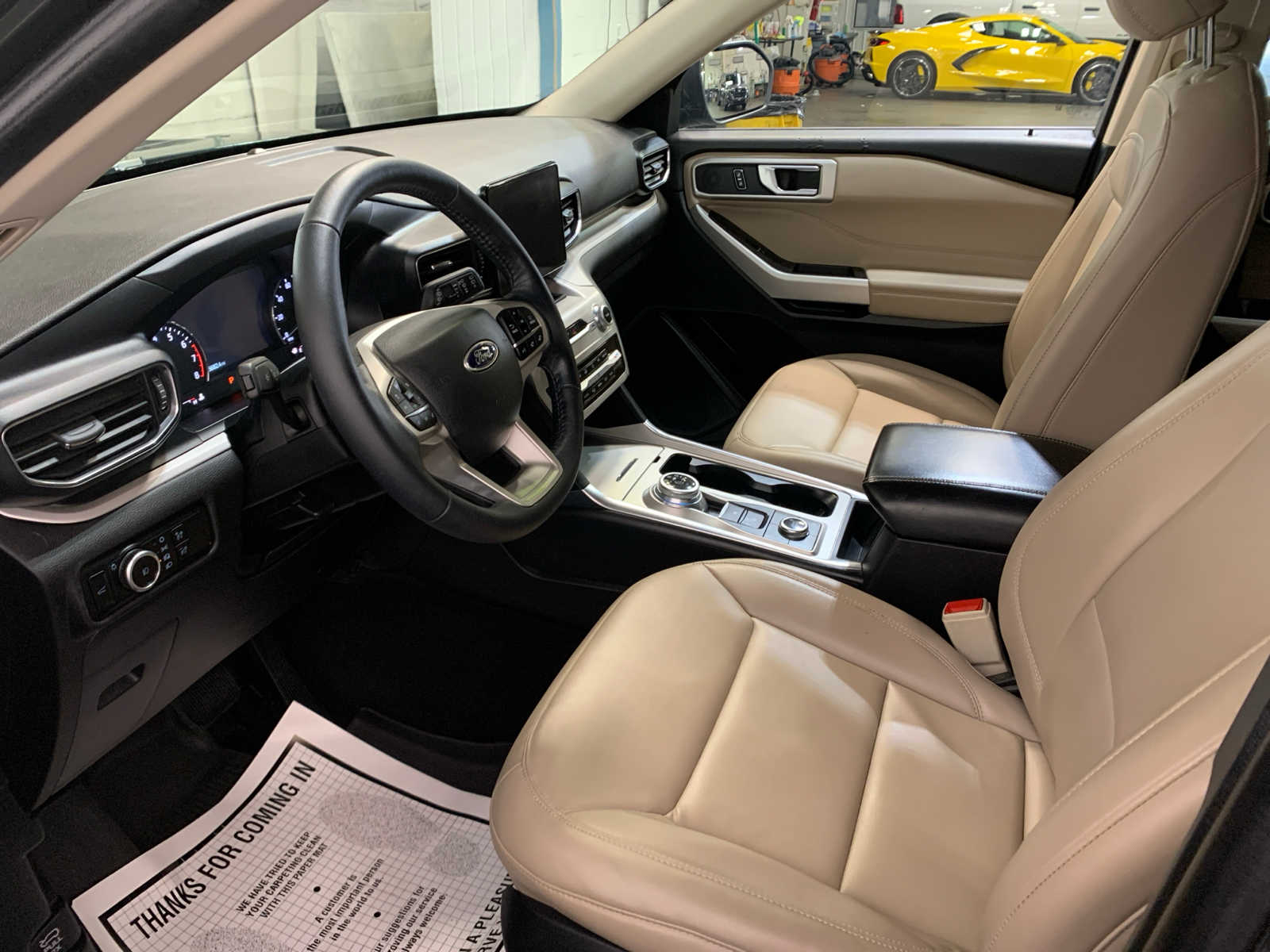 2023 Ford Explorer XLT photo 4