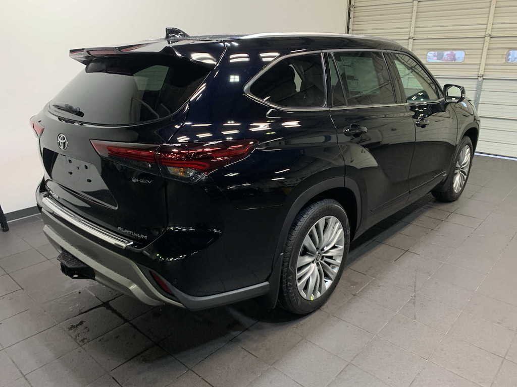 New 2026 Toyota Highlander Hybrid Platinum SUV