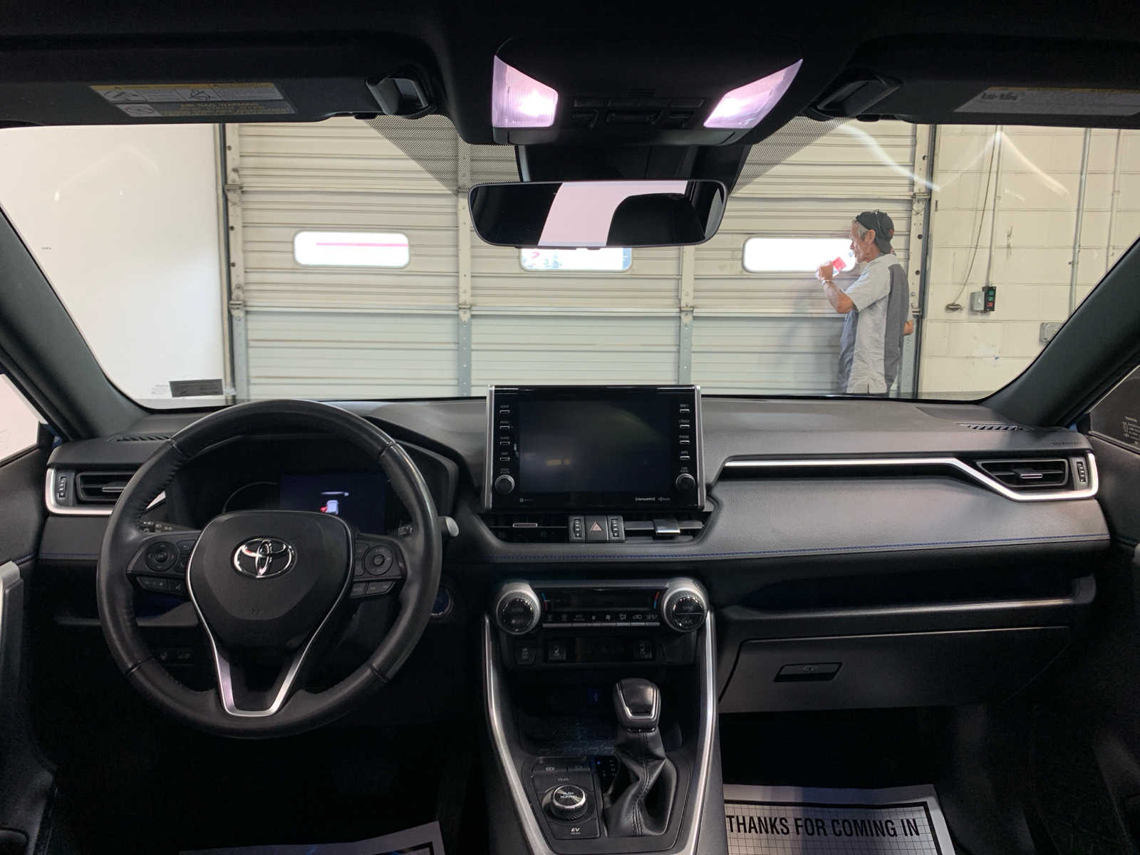 2022 Toyota RAV4 Hybrid XSE photo 4