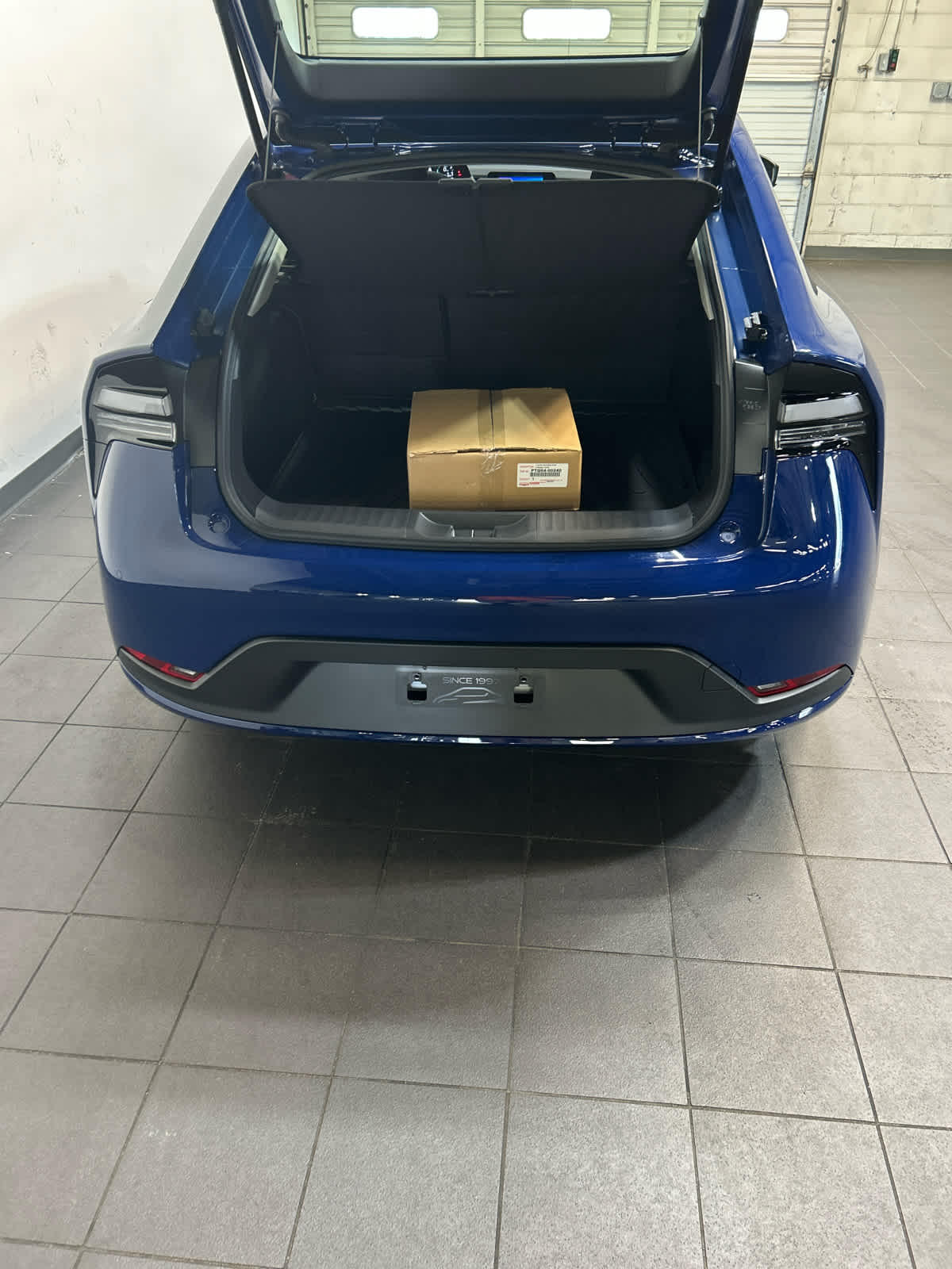 2026 Toyota Prius Plug-in Hybrid SE - Photo 10