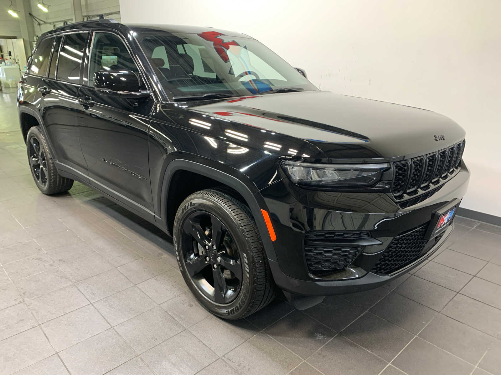 2024 Jeep Grand Cherokee Altitude X photo 2