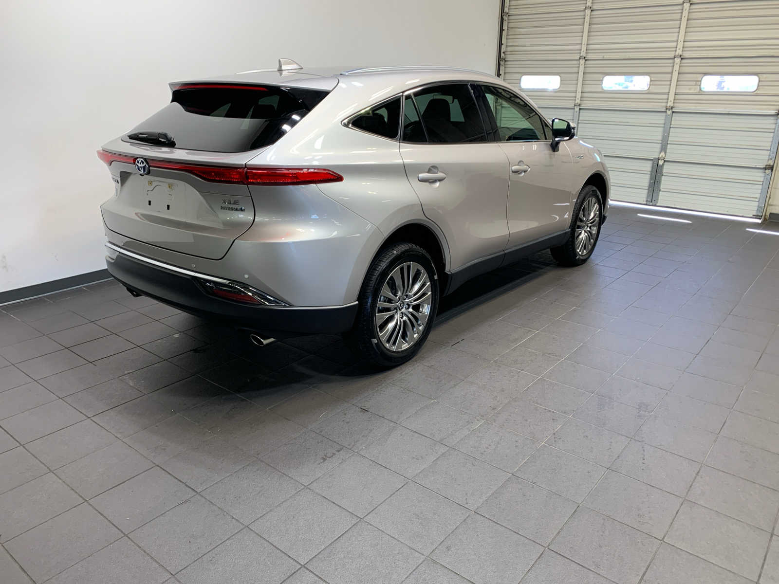 2021 Toyota Venza XLE photo 3