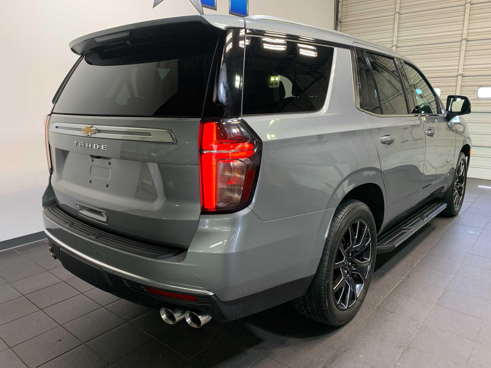 2023 Chevrolet Tahoe High Country photo 3