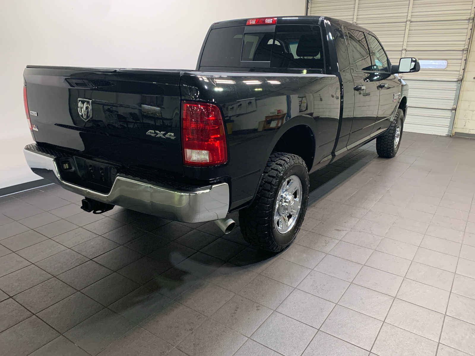 2016 Ram 3500 SLT photo 3