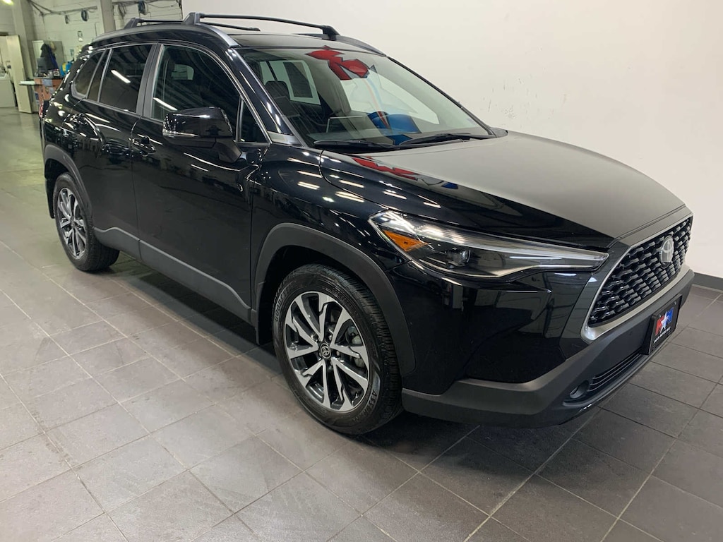 Used 2023 Toyota Corolla Cross XLE SUV