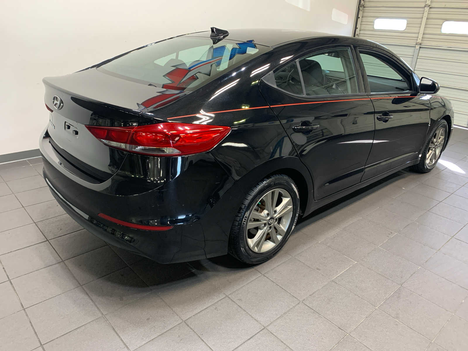 2018 Hyundai Elantra SEL photo 3