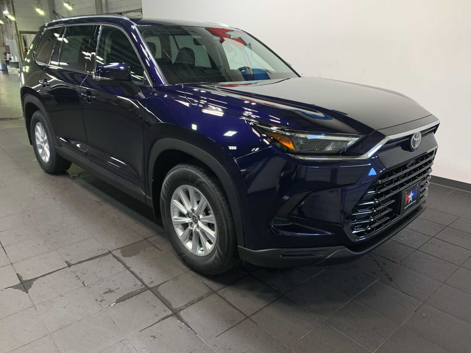 2026 Toyota Grand Highlander XLE photo 2