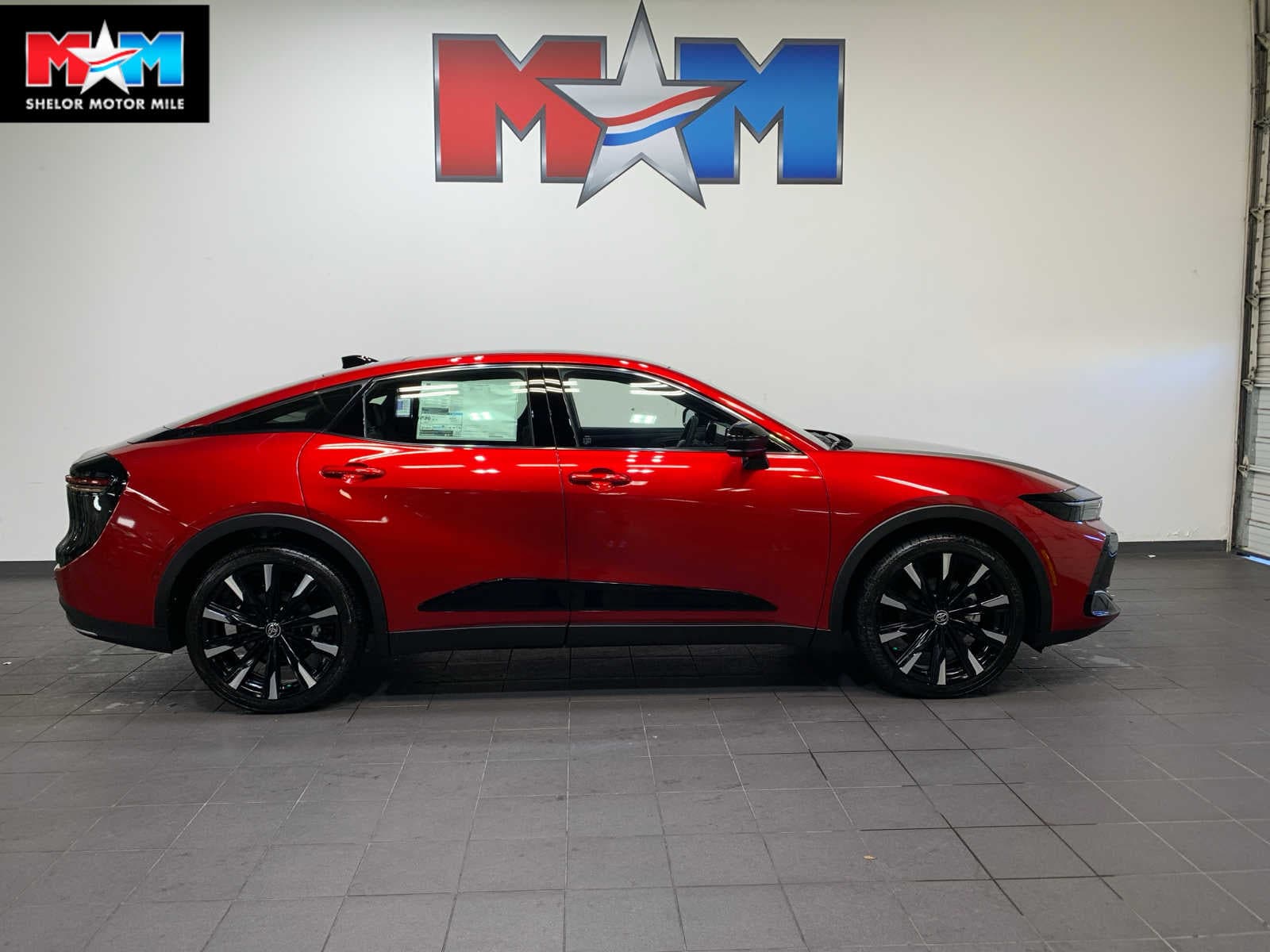 2026 Toyota Crown Platinum's photo